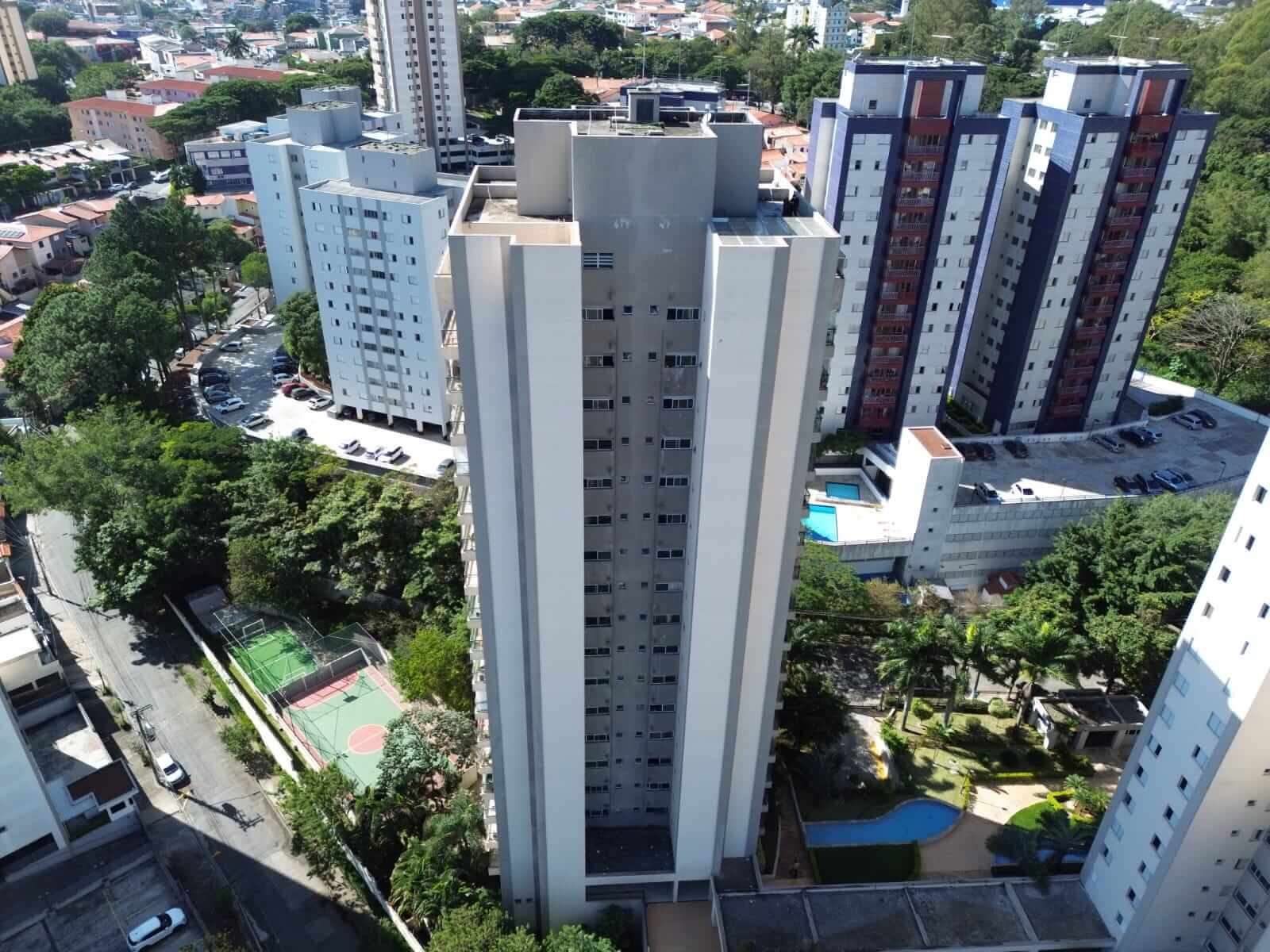 Equipe LSS em serviço no Condomínio Parc Dominique